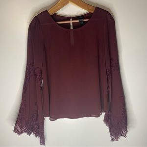 ⚫️ Rue 21 blouse in ladies size large Maroon thin